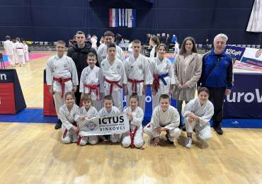 NATJECATELJI KARATE KLUBA „ICTUS“ VINKOVCI OSVOJILI 15  ODLIČJA U 1. KOLU OTVORENE KARATE LIGE   