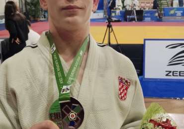 STIV TOMIĆ IZ JUDO KLUBA VINKOVCI OSVOJIO POVIJESNU MEDALJU ZA JUDO SPORT U VINKOVCIMA