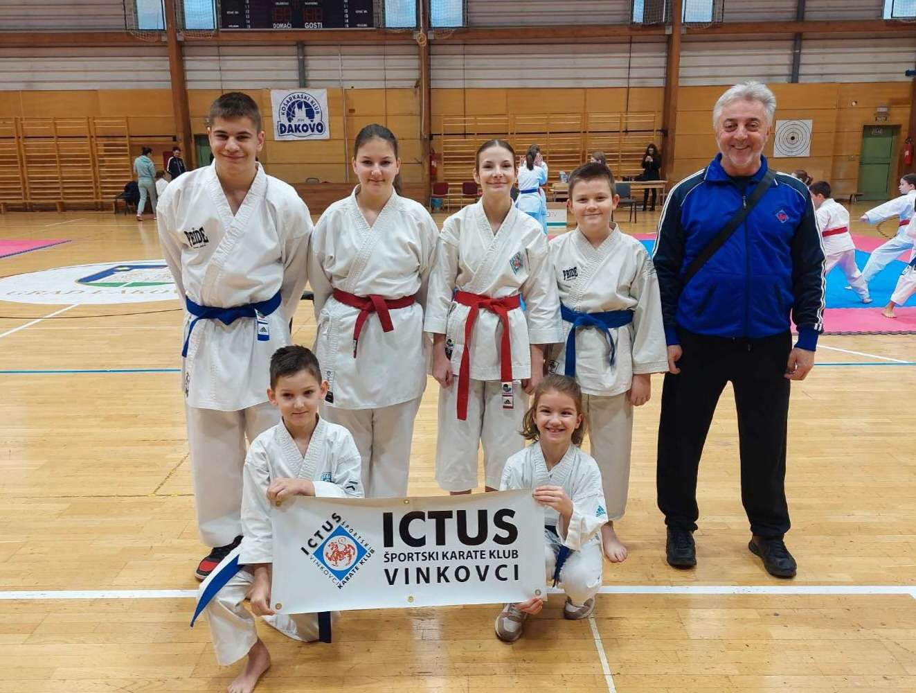  NATJECATELJI ŠPORTSKOG KARATE KLUBA „ICTUS“ VINKOVCI OSVOJILI 10 ODLIČJA