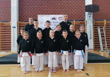 KARATE KLUBU VINKOVCI 12 MEDALJA NA MEĐUNARODNOM TURNIRU U SLAVONSKOM BRODU