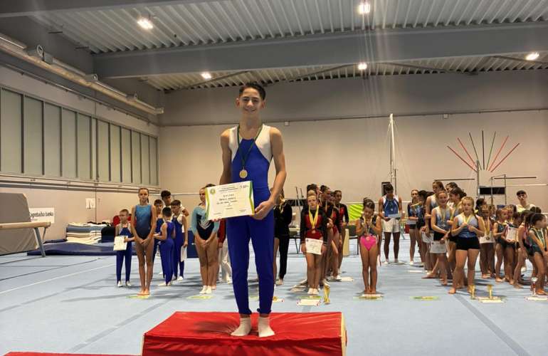 Vinkovački gimnastičari prvi u svojim kategorijama u Osijeku